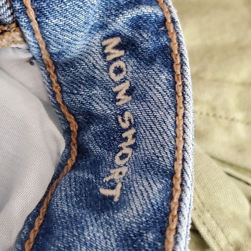 American Eagle Outfitters Women Shorts US 2 Blue Denim Jean Shorts Mom